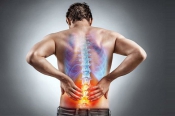 Giải đáp: Đau xương sống vùng thắt lưng là do đâu?